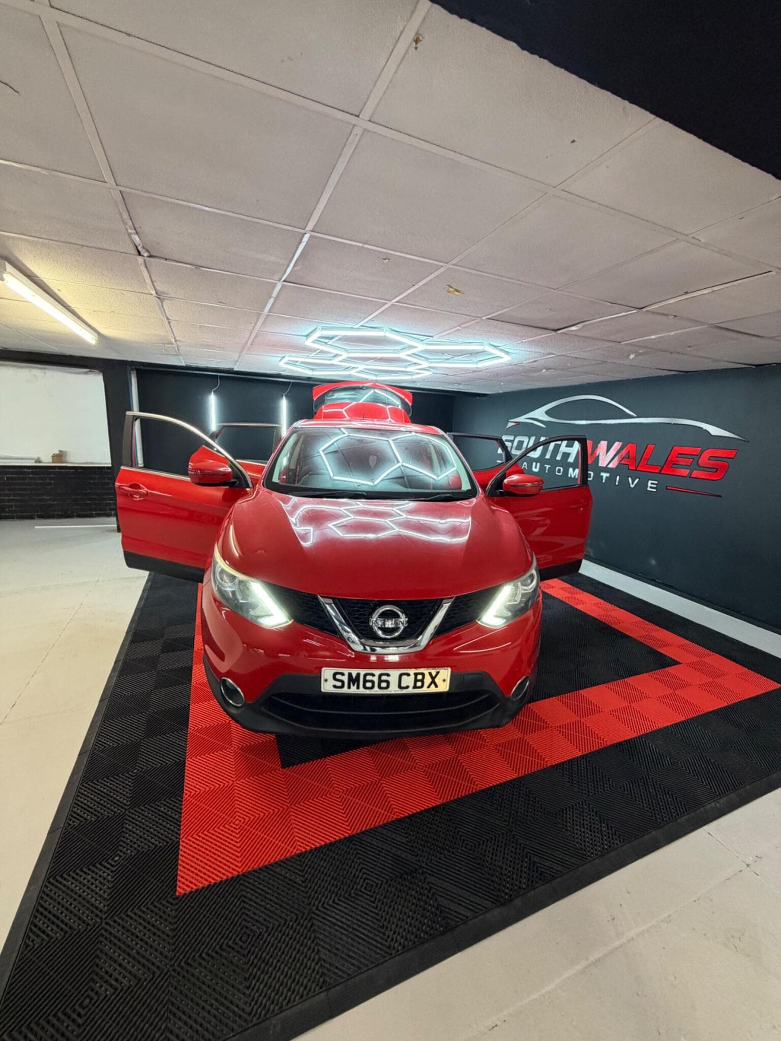 Nissan Qashqai 1.5 dCi Acenta 2WD Euro 6 (s/s) 5dr — photo 9