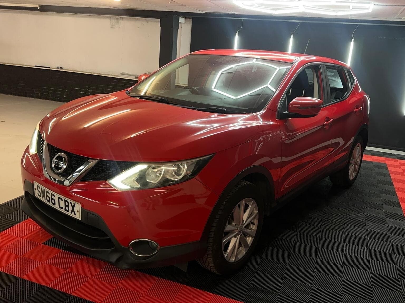 Nissan Qashqai 1.5 dCi Acenta 2WD Euro 6 (s/s) 5dr — photo 10