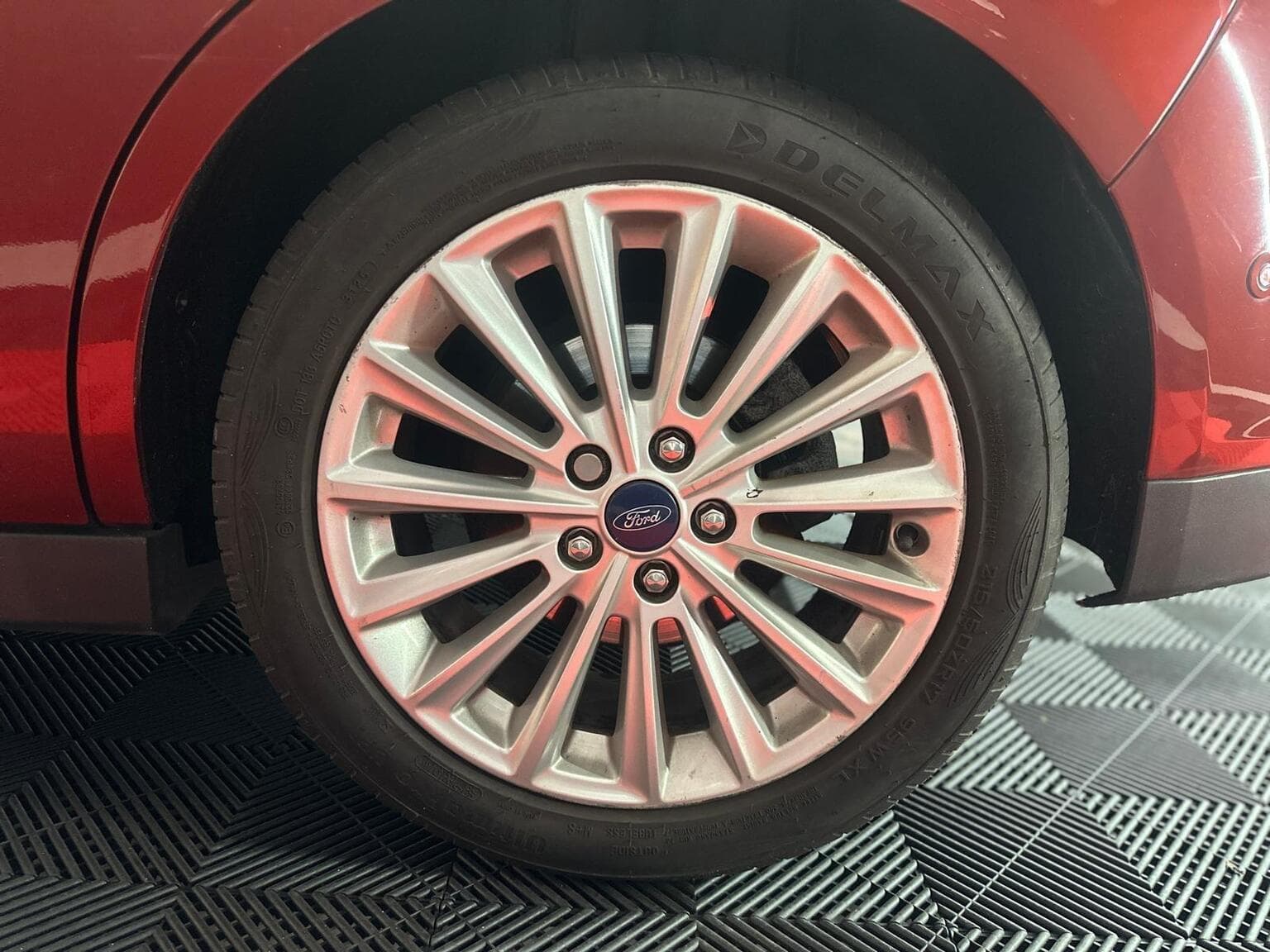 Ford C-Max 1.0T EcoBoost Titanium Euro 6 (s/s) 5dr (Nav) — photo 20
