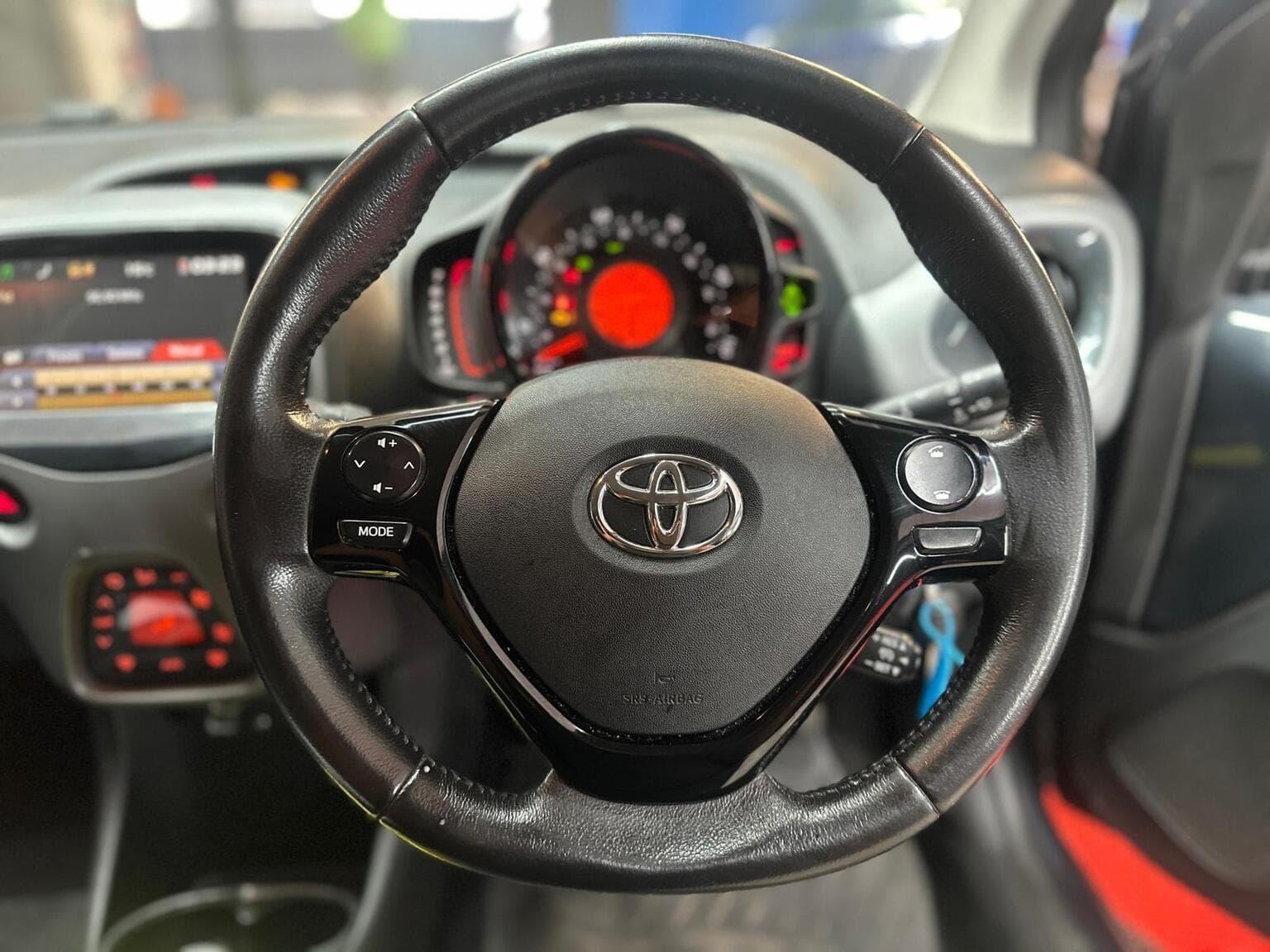 Toyota AYGO 1.0 VVT-i x-press Euro 6 5dr — photo 21