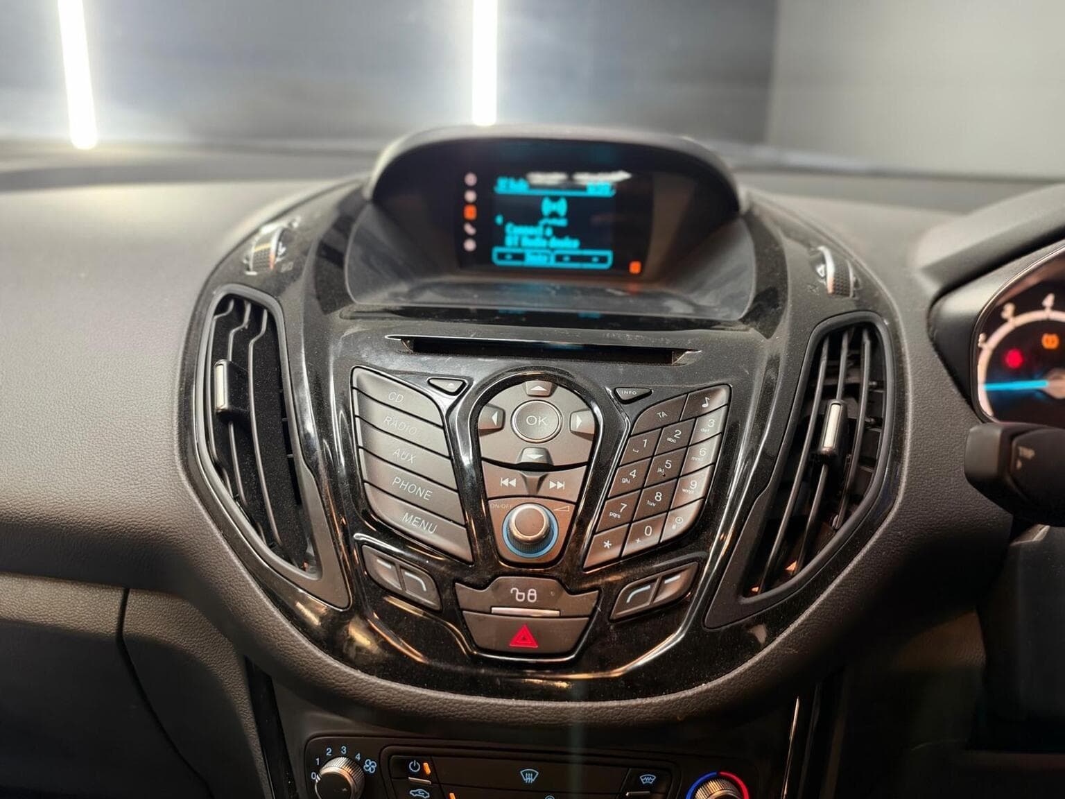 Ford B-Max 1.0T EcoBoost Zetec Euro 5 5dr — photo 21