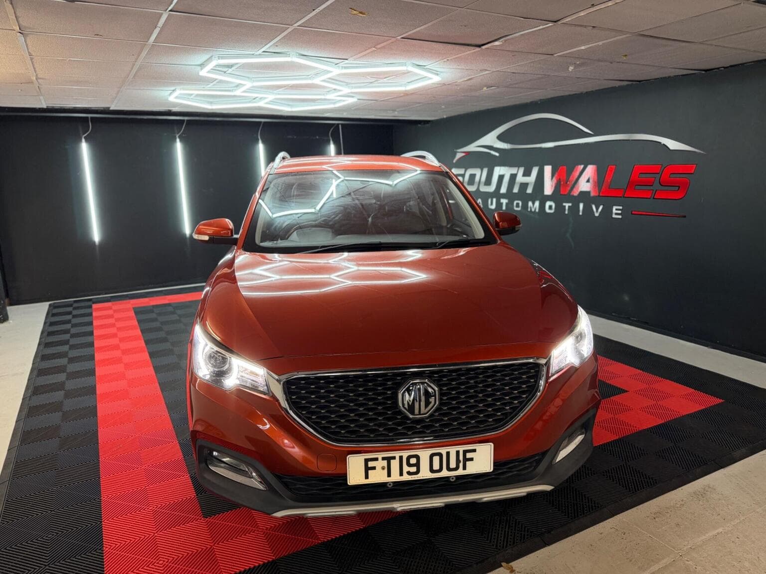 MG ZS 1.0 T-GDI Exclusive Auto Euro 6 5dr — photo 8