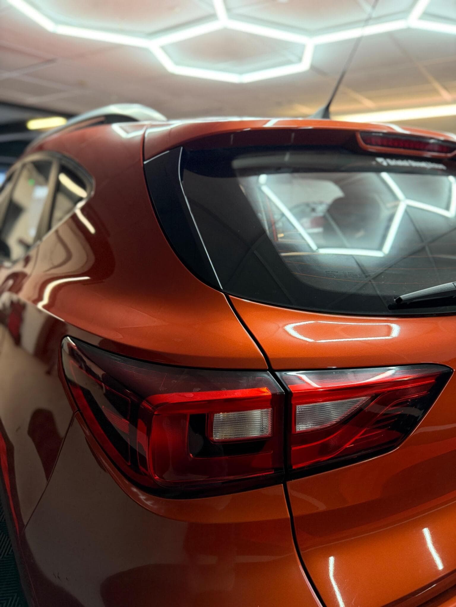 MG ZS 1.0 T-GDI Exclusive Auto Euro 6 5dr — photo 42