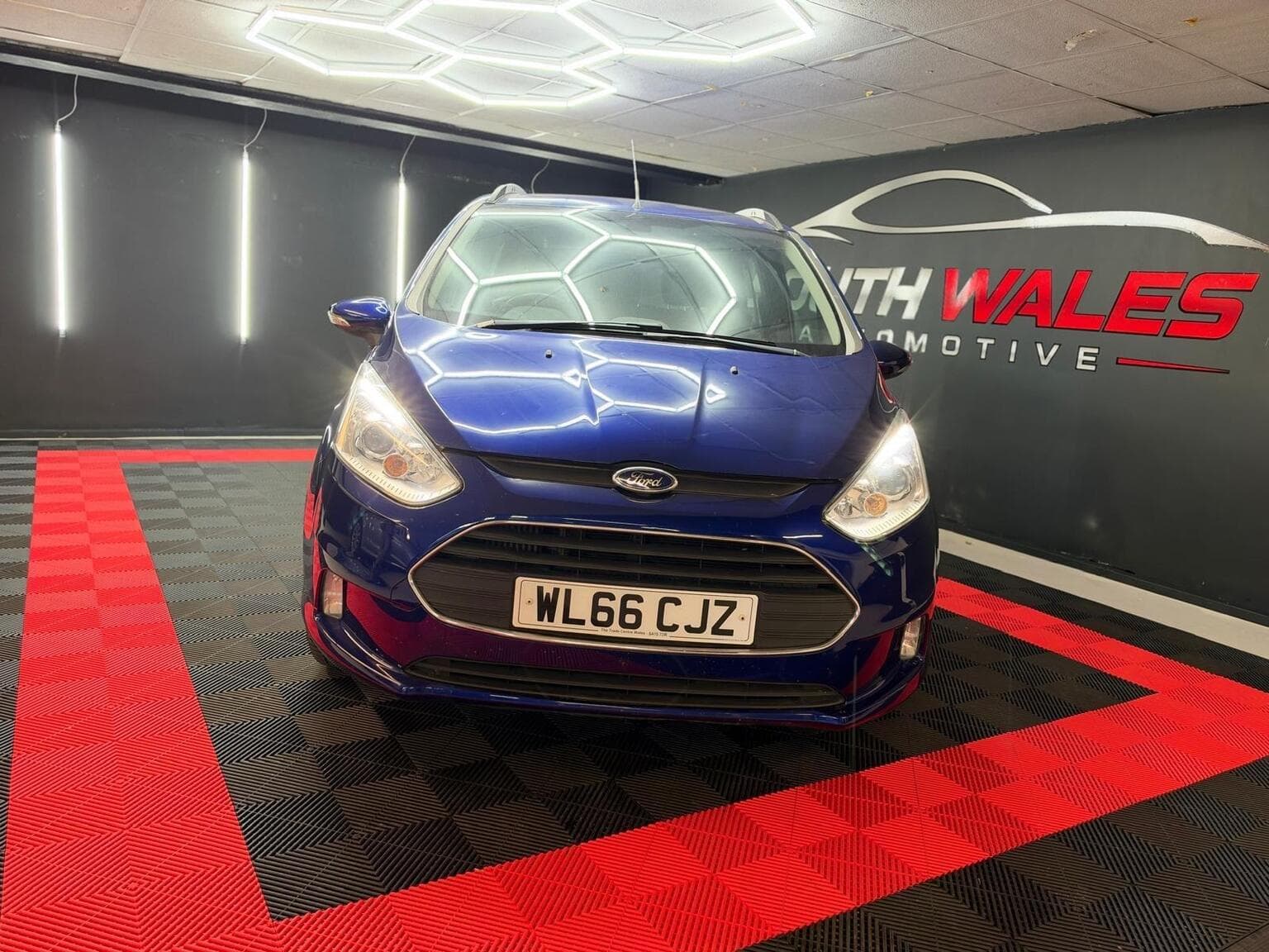 Ford B-Max 1.0T EcoBoost Zetec Euro 5 5dr — photo 7