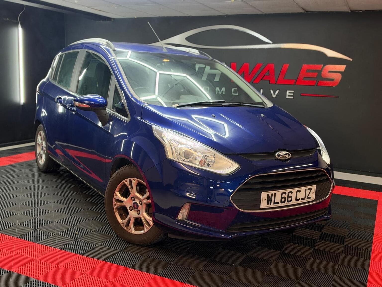Ford B-Max 1.0T EcoBoost Zetec Euro 5 5dr — photo 4