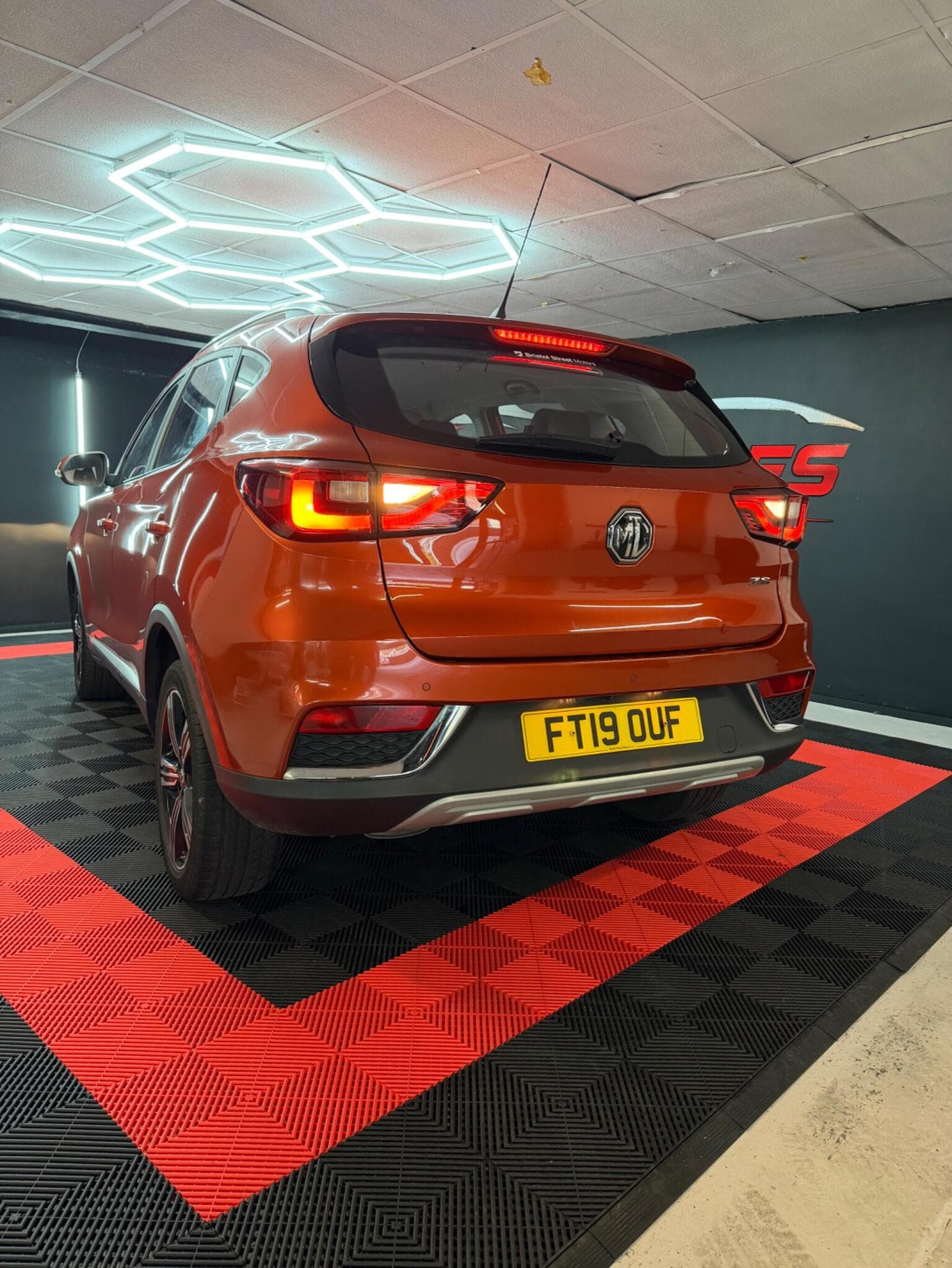 MG ZS 1.0 T-GDI Exclusive Auto Euro 6 5dr — photo 12