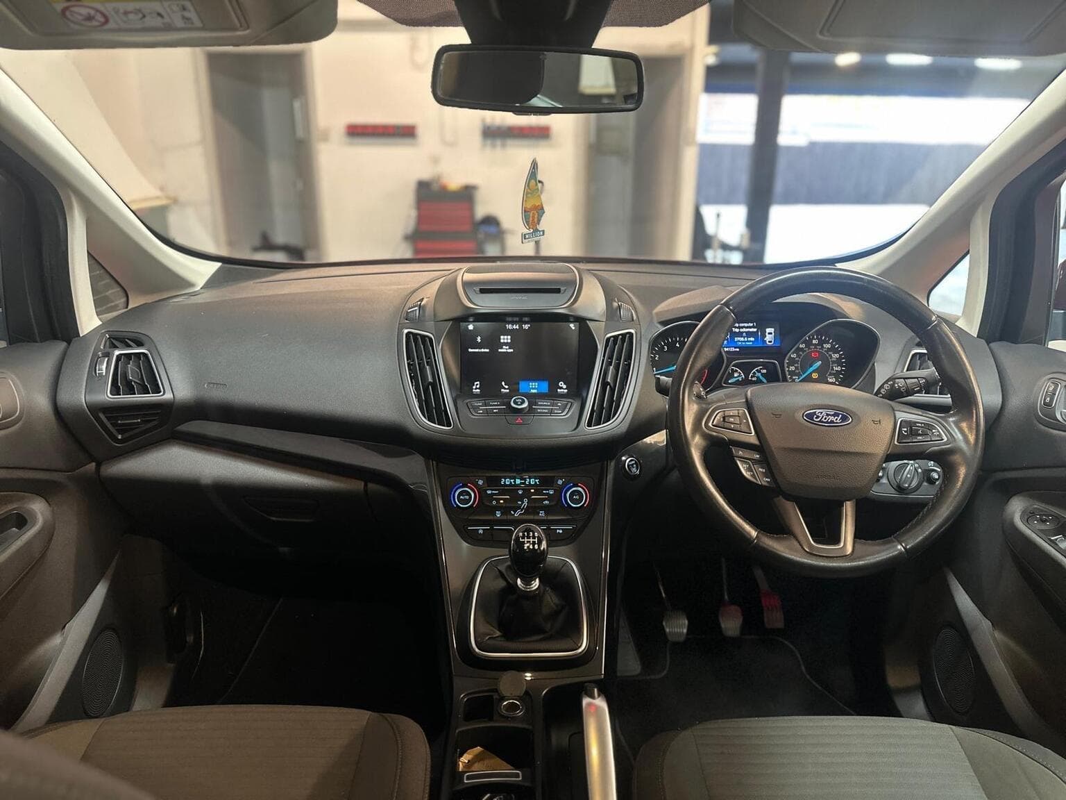 Ford C-Max 1.0T EcoBoost Titanium Euro 6 (s/s) 5dr (Nav) — photo 14