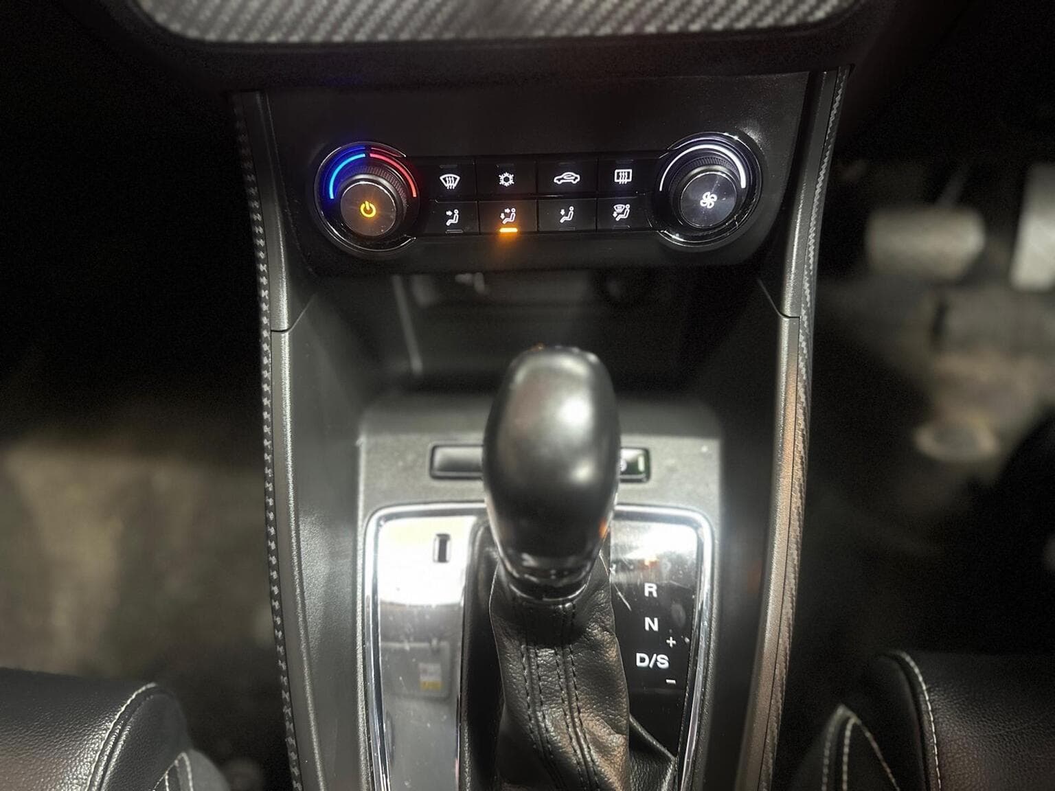 MG ZS 1.0 T-GDI Exclusive Auto Euro 6 5dr — photo 22