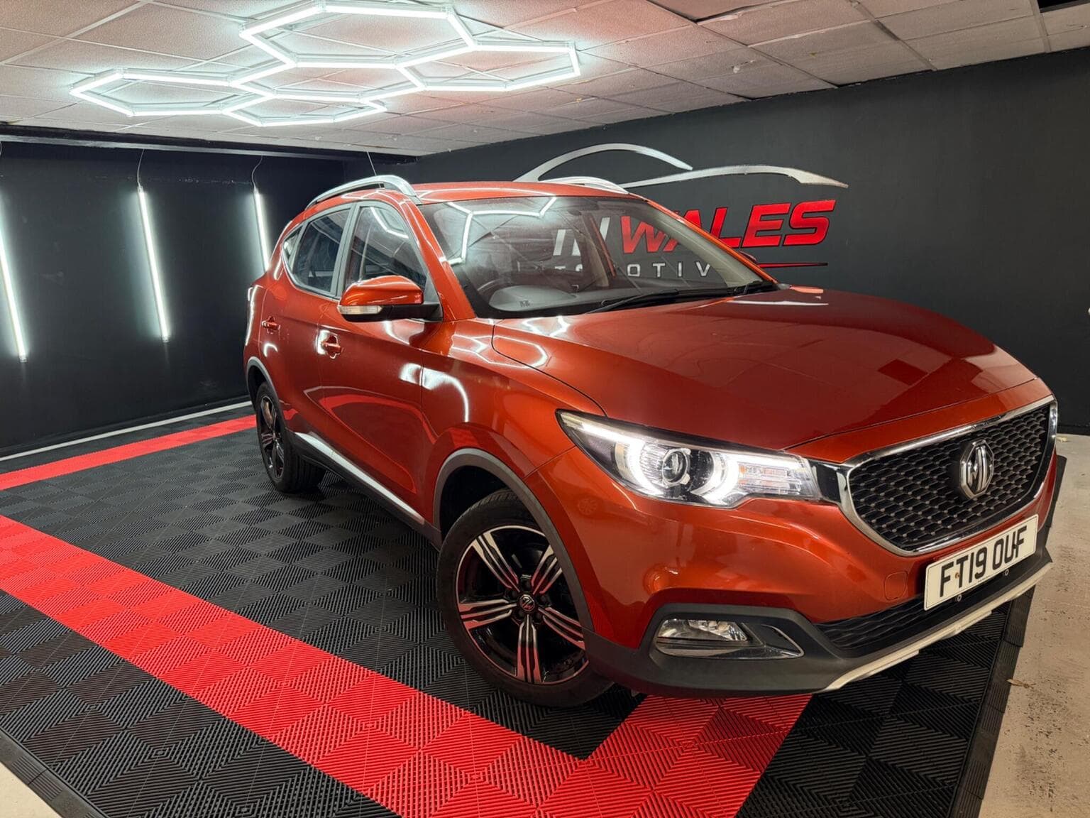 MG ZS 1.0 T-GDI Exclusive Auto Euro 6 5dr — photo 1