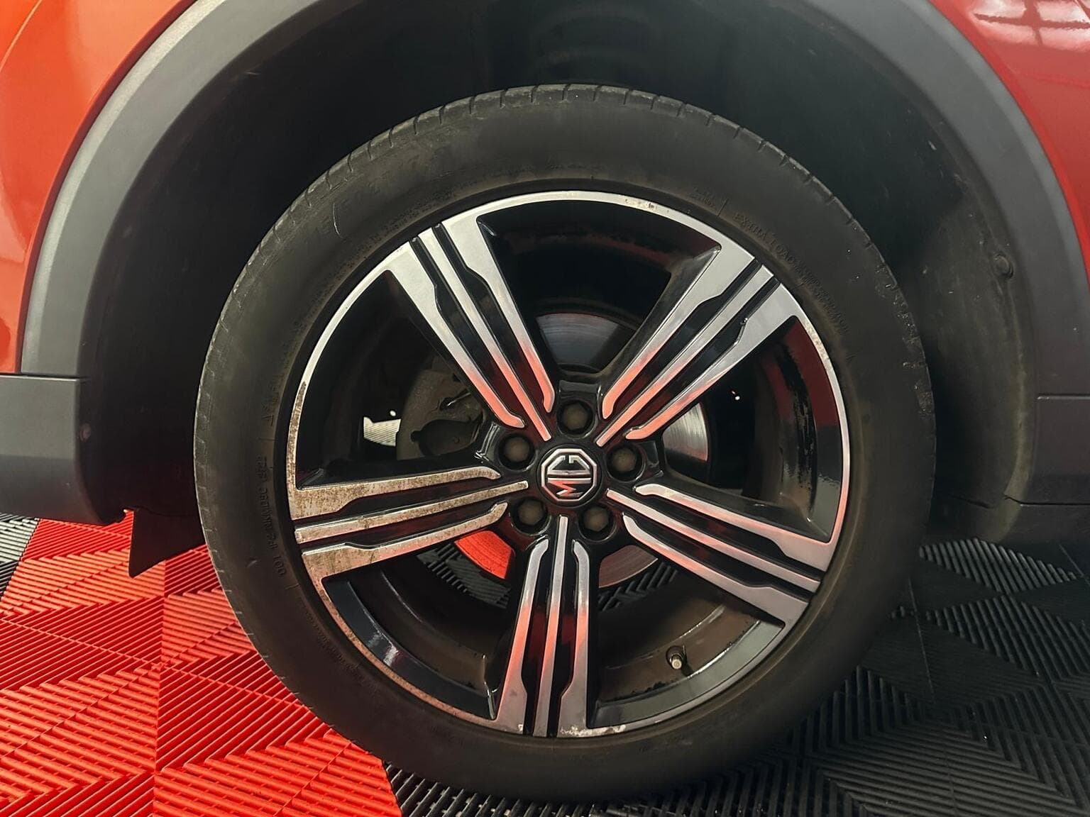 MG ZS 1.0 T-GDI Exclusive Auto Euro 6 5dr — photo 32