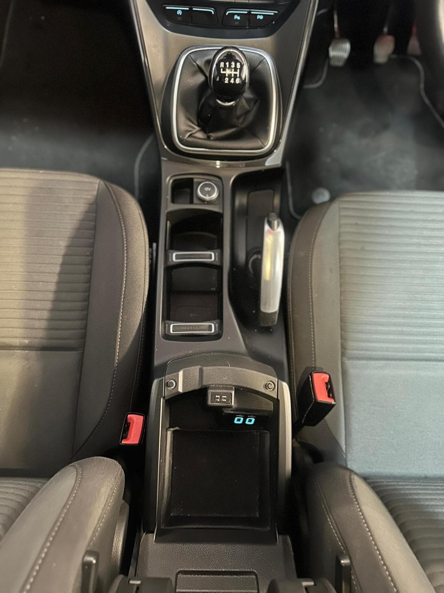 Ford C-Max 1.0T EcoBoost Titanium Euro 6 (s/s) 5dr (Nav) — photo 13