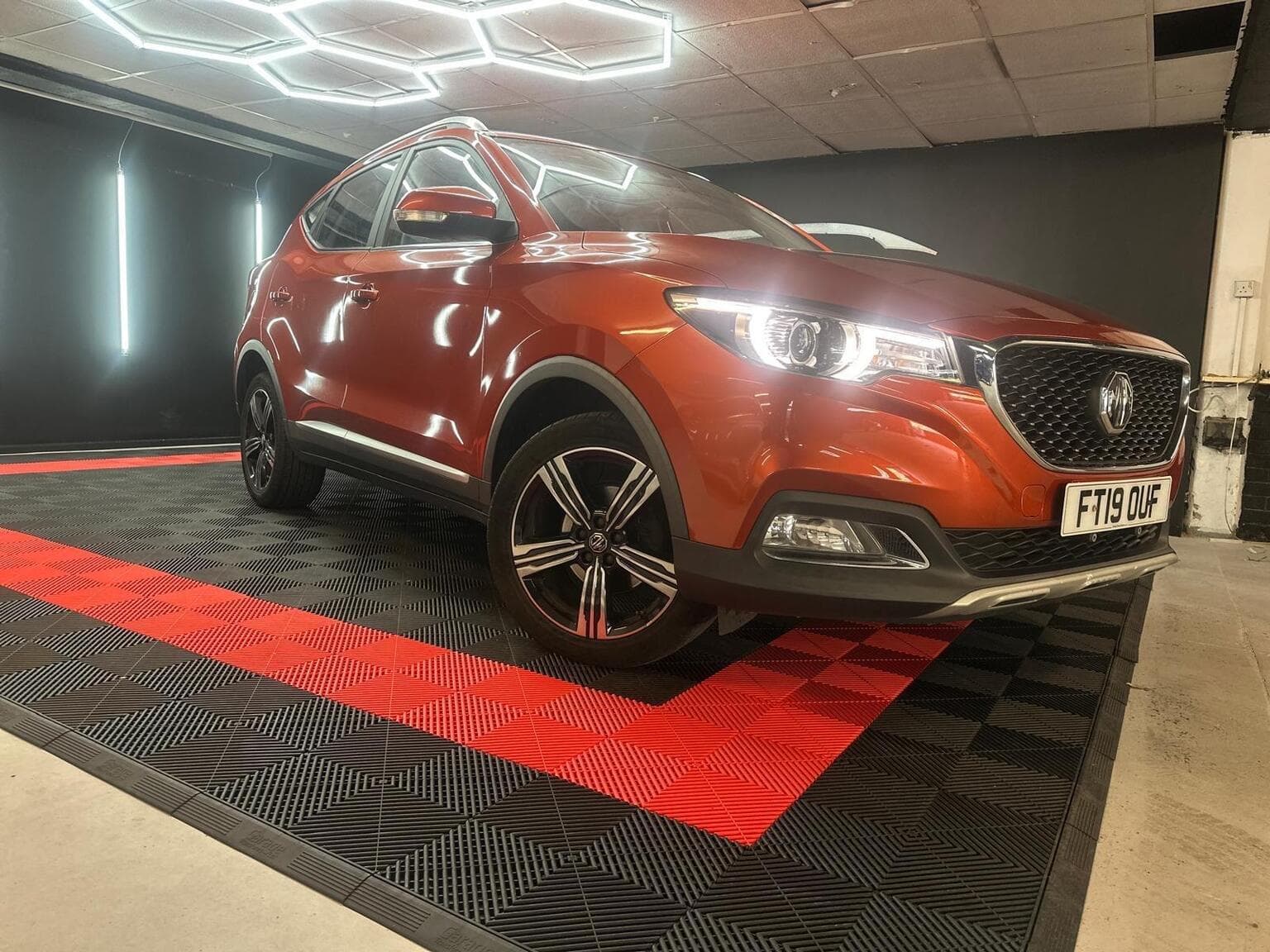 MG ZS 1.0 T-GDI Exclusive Auto Euro 6 5dr — photo 2