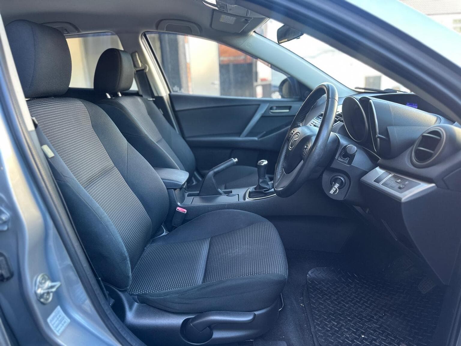 Mazda Mazda3 1.6d TS Euro 5 5dr — photo 11