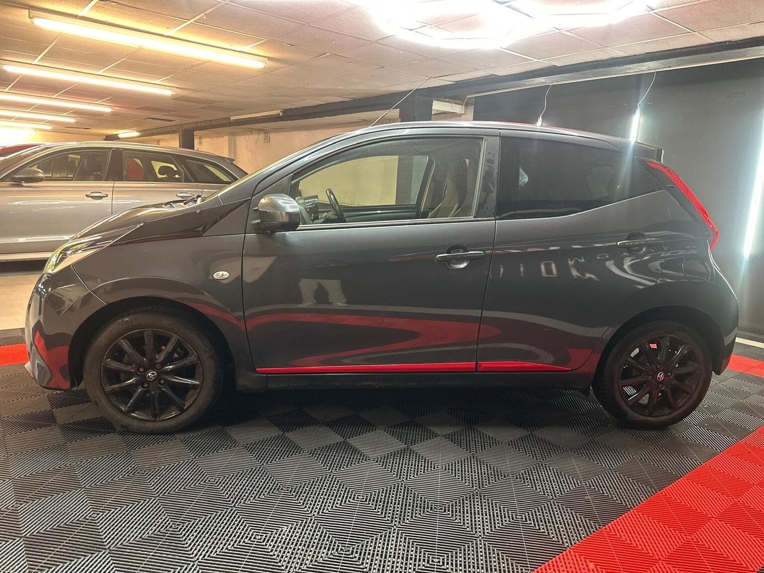 Toyota AYGO 1.0 VVT-i x-press Euro 6 5dr — photo 4