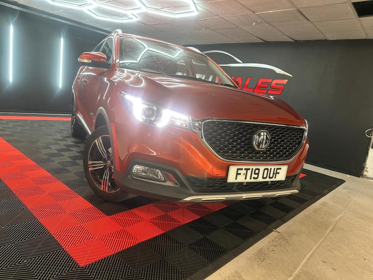 MG ZS 1.0 T-GDI Exclusive Auto Euro 6 5dr — photo 40
