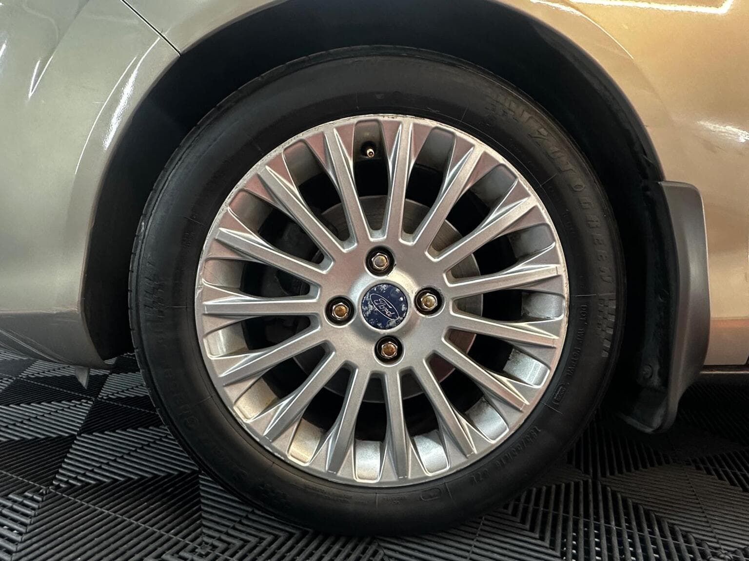 Ford B-Max 1.6 TDCi Titanium Euro 5 5dr — photo 16