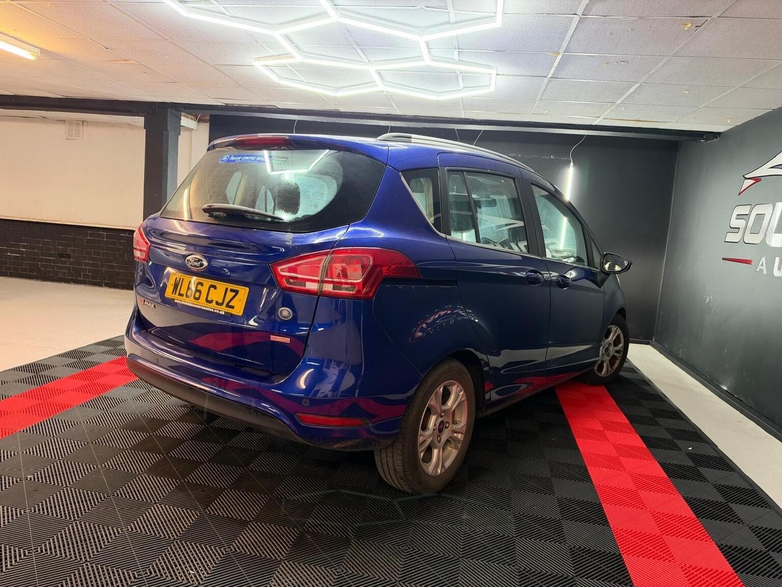 Ford B-Max 1.0T EcoBoost Zetec Euro 5 5dr — photo 5