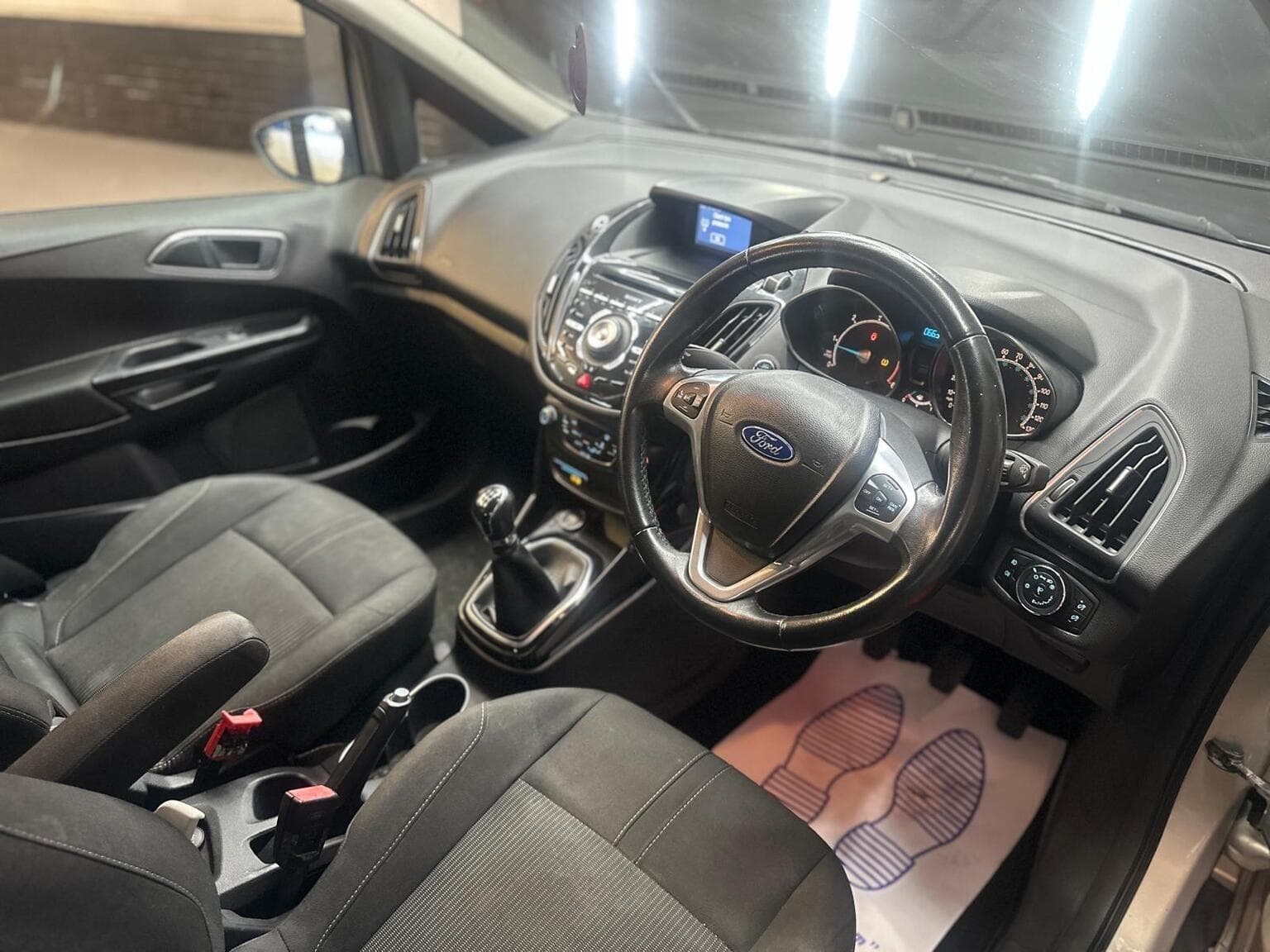 Ford B-Max 1.6 TDCi Titanium Euro 5 5dr — photo 8