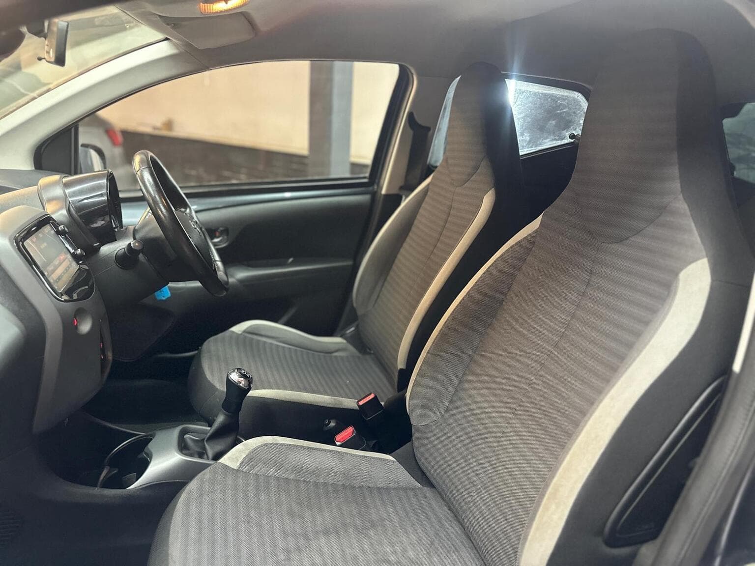 Toyota AYGO 1.0 VVT-i x-press Euro 6 5dr — photo 22
