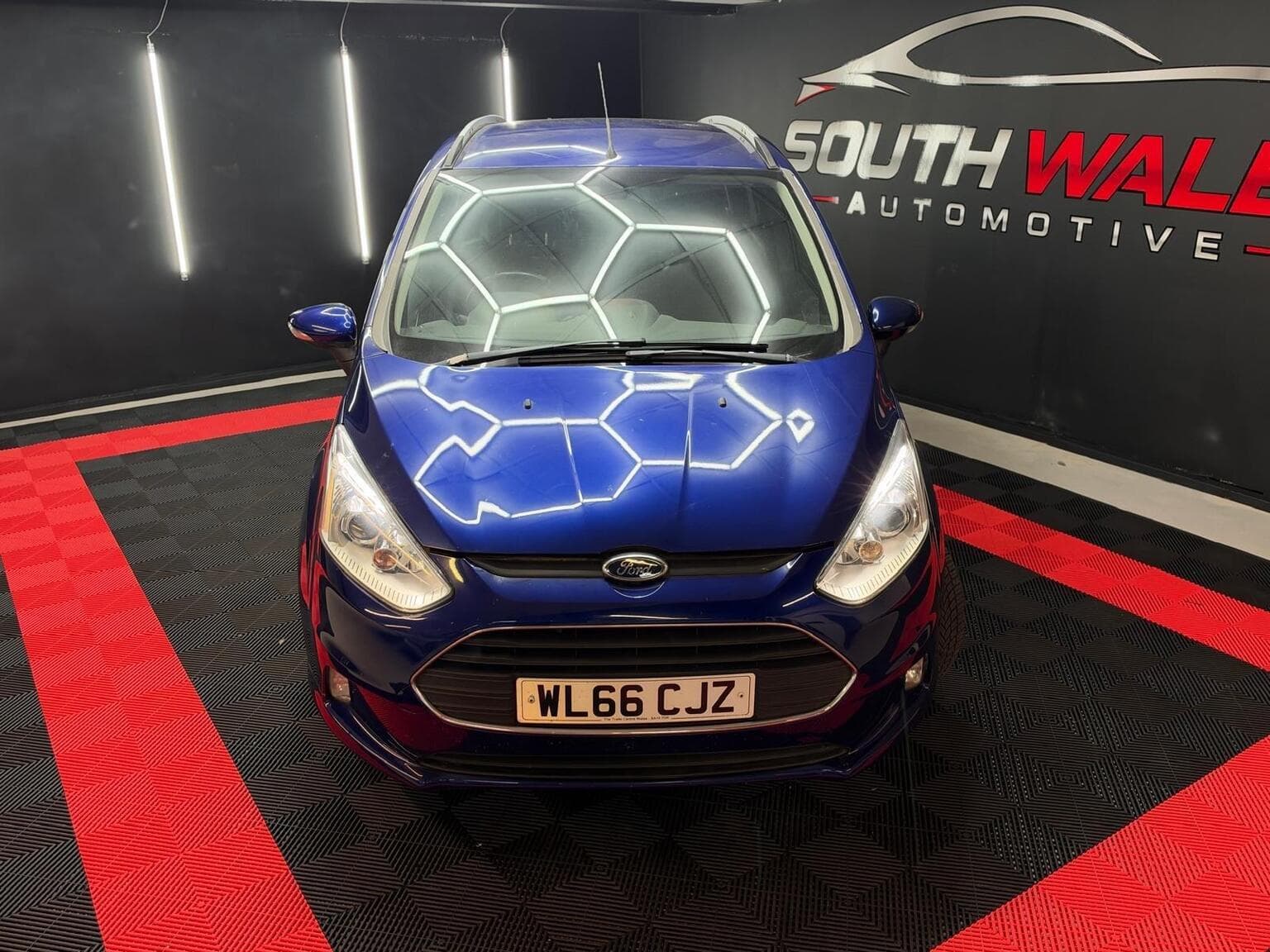 Ford B-Max 1.0T EcoBoost Zetec Euro 5 5dr — photo 8