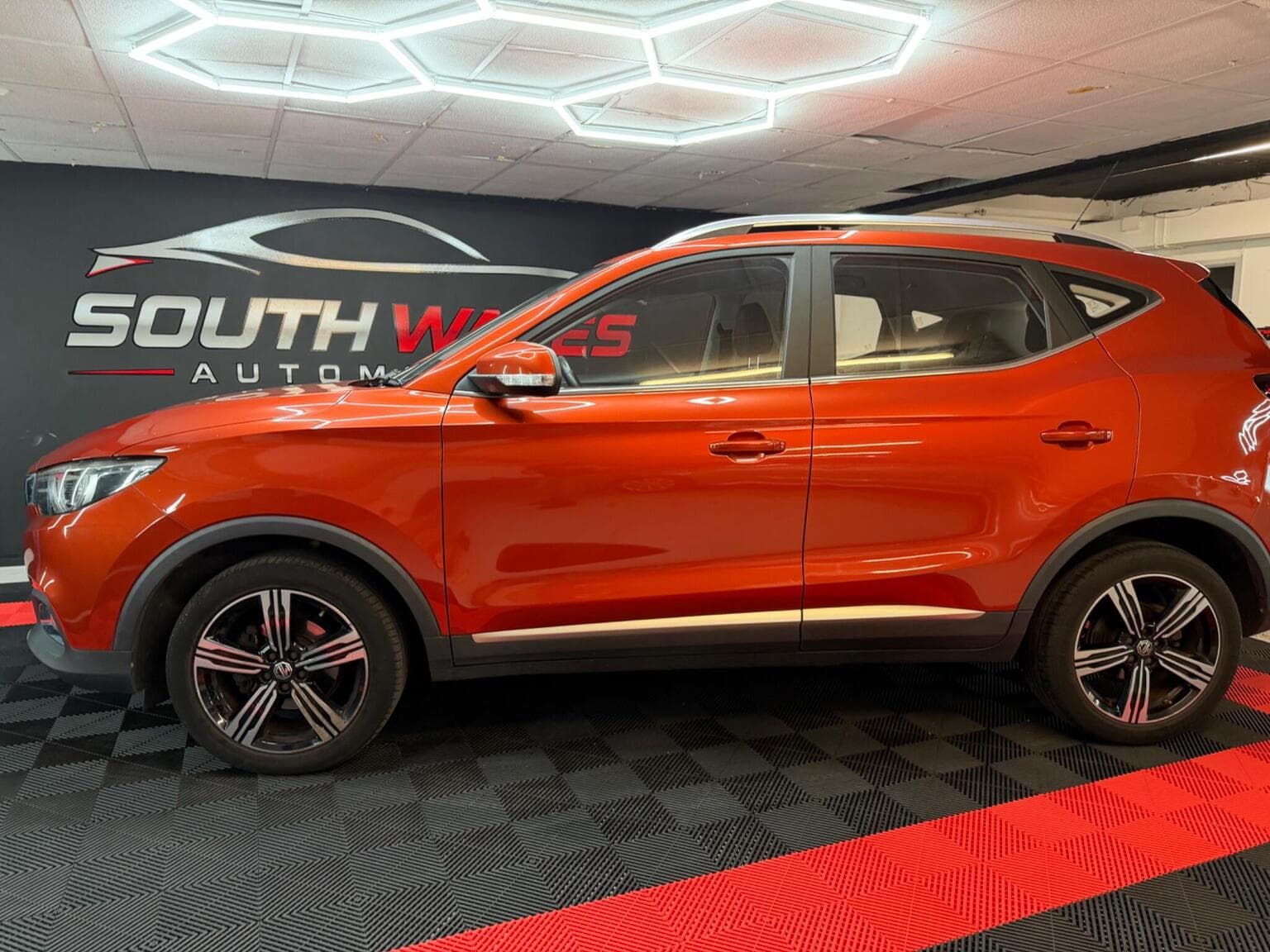MG ZS 1.0 T-GDI Exclusive Auto Euro 6 5dr — photo 14
