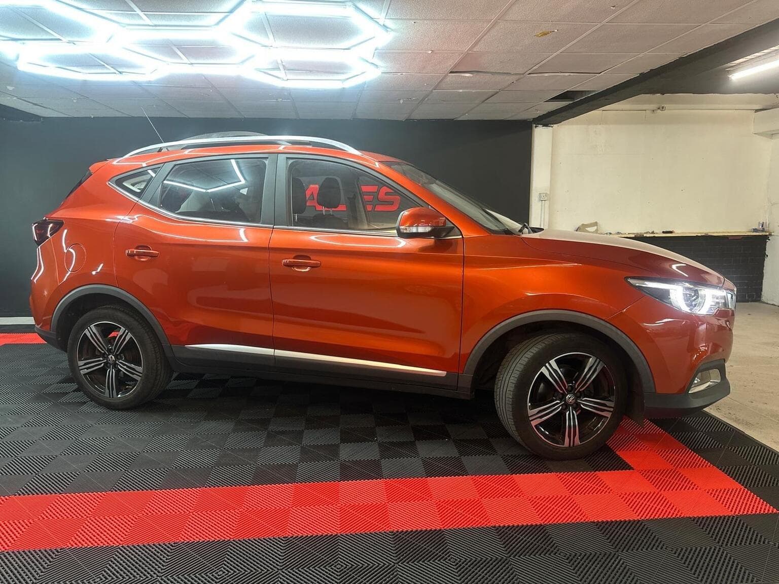 MG ZS 1.0 T-GDI Exclusive Auto Euro 6 5dr — photo 18