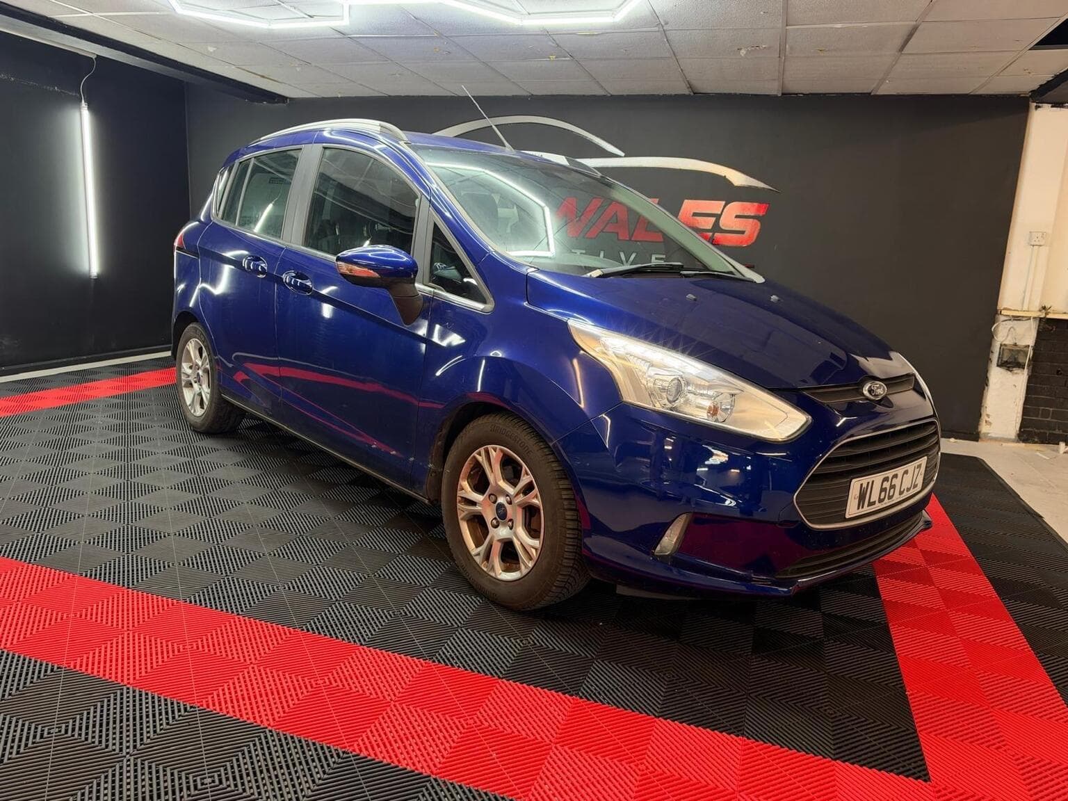 Ford B-Max 1.0T EcoBoost Zetec Euro 5 5dr — photo 6