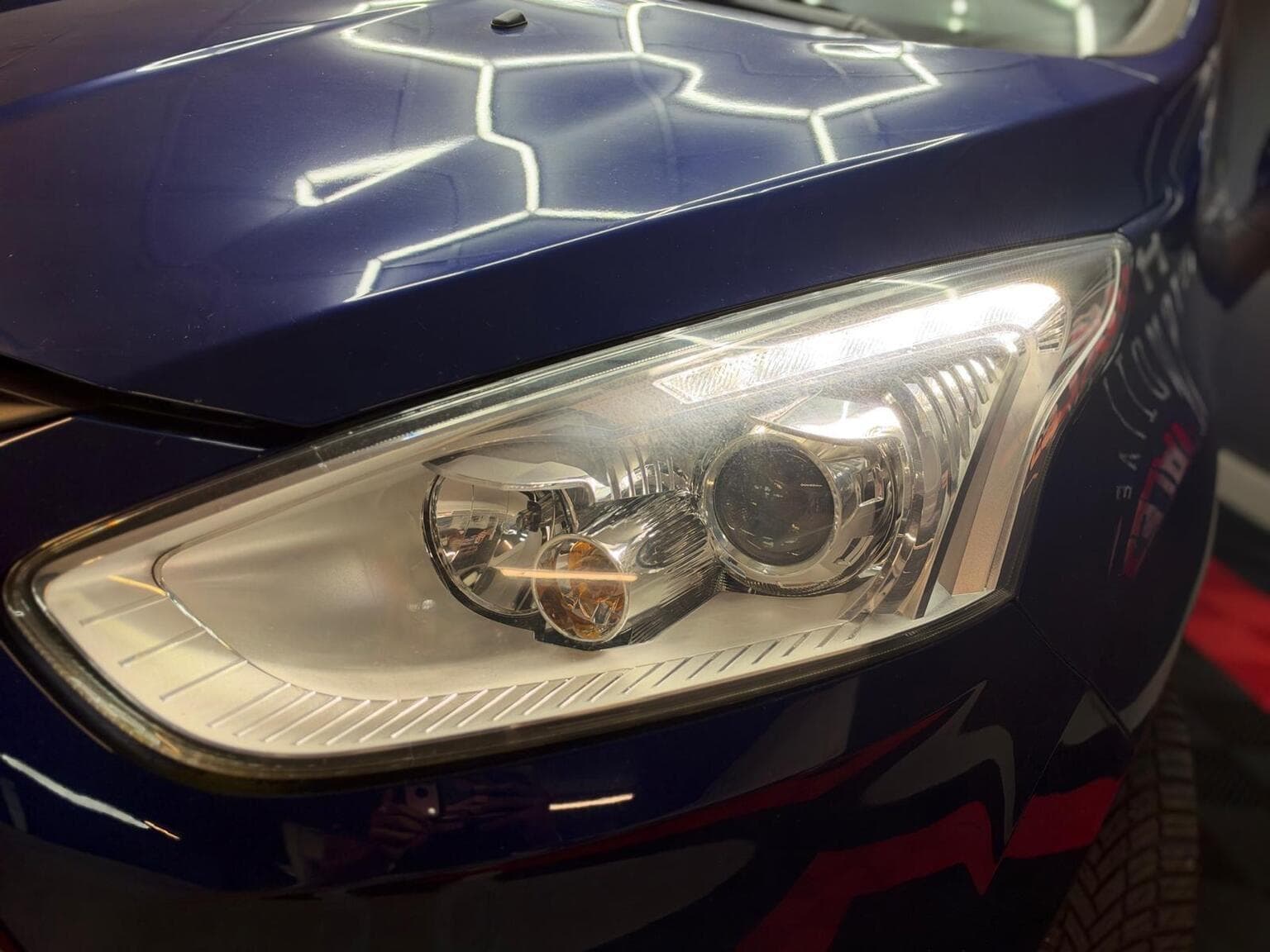 Ford B-Max 1.0T EcoBoost Zetec Euro 5 5dr — photo 28