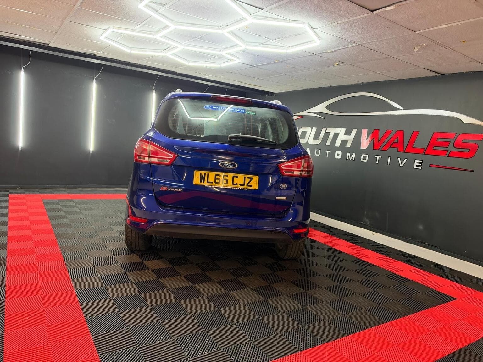 Ford B-Max 1.0T EcoBoost Zetec Euro 5 5dr — photo 12
