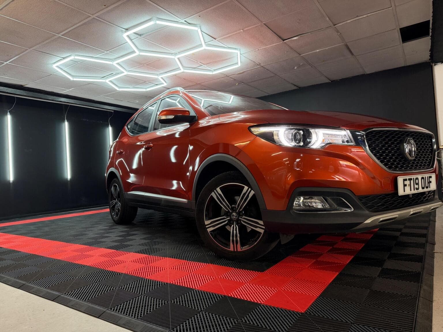 MG ZS 1.0 T-GDI Exclusive Auto Euro 6 5dr — photo 46