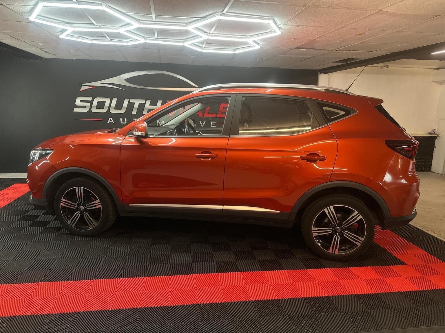 MG ZS 1.0 T-GDI Exclusive Auto Euro 6 5dr — photo 13