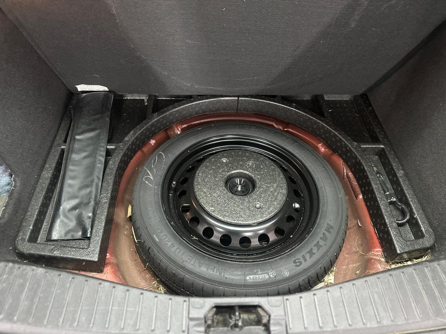 Ford C-Max 1.0T EcoBoost Titanium Euro 6 (s/s) 5dr (Nav) — photo 19