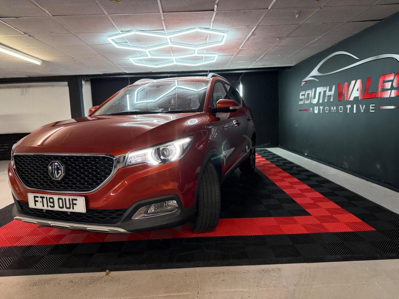 MG ZS 1.0 T-GDI Exclusive Auto Euro 6 5dr — photo 9