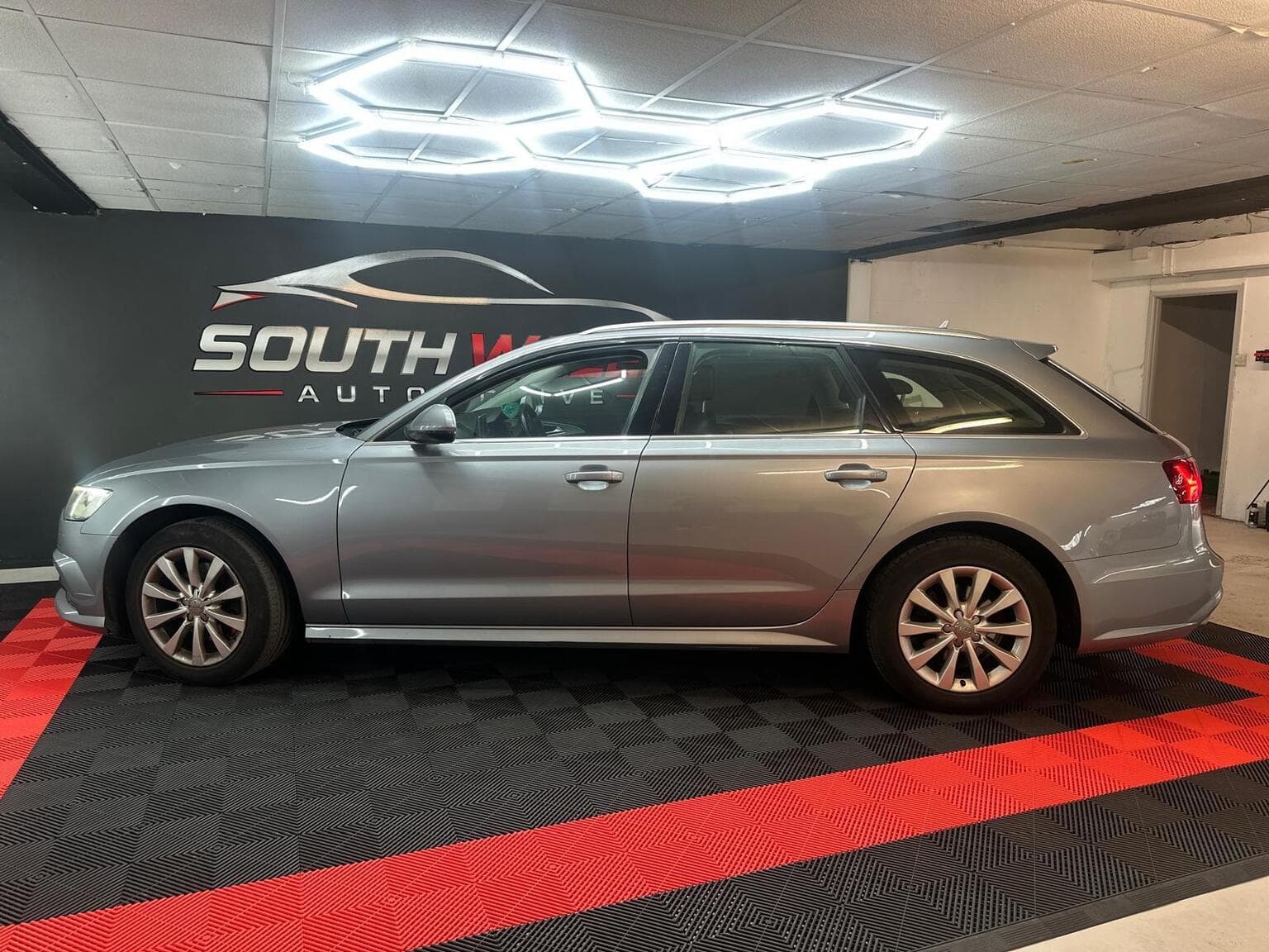 Audi A6 Avant 2.0 TDI ultra SE Executive Euro 6 (s/s) 5dr — photo 9