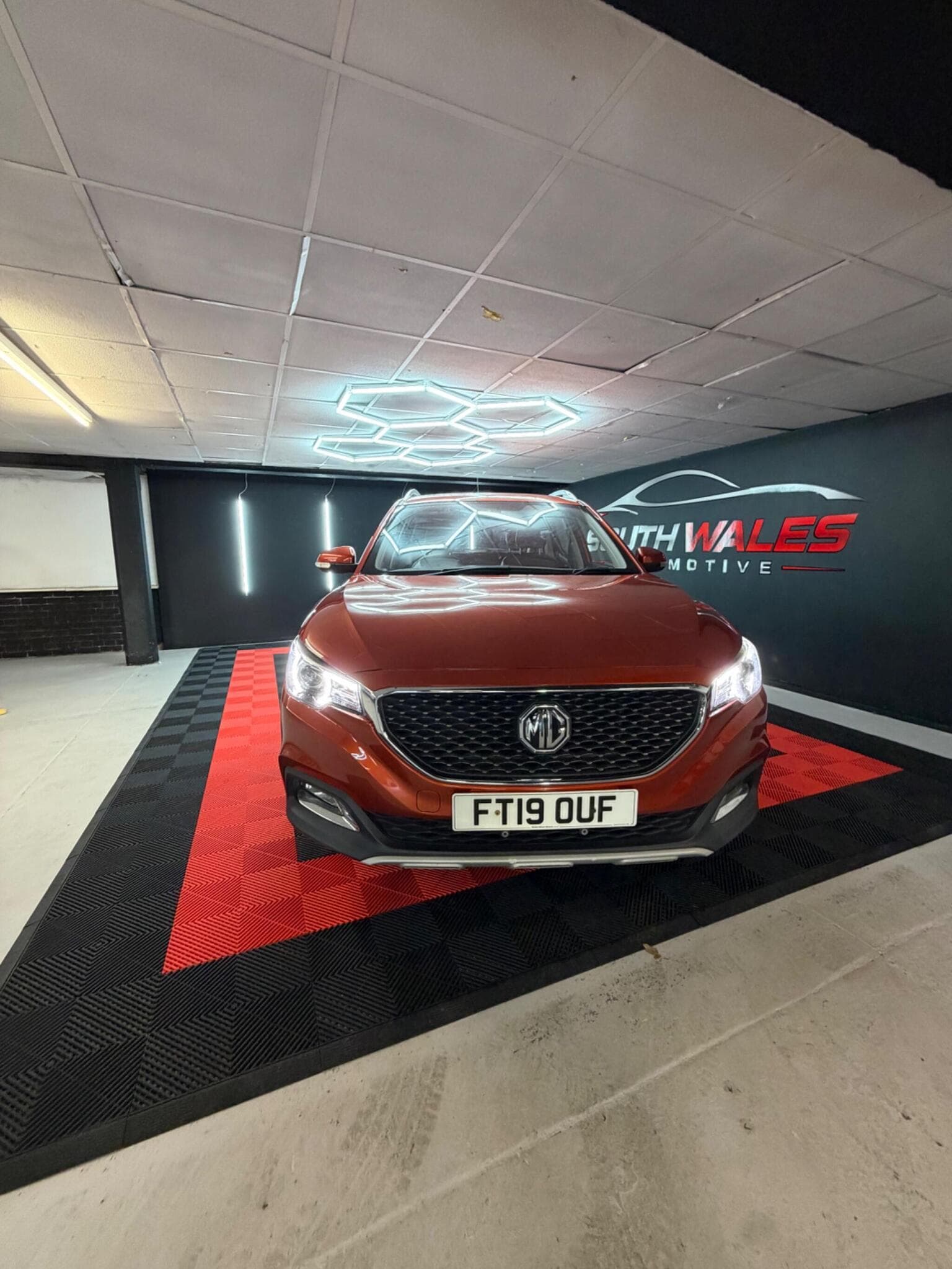 MG ZS 1.0 T-GDI Exclusive Auto Euro 6 5dr — photo 43
